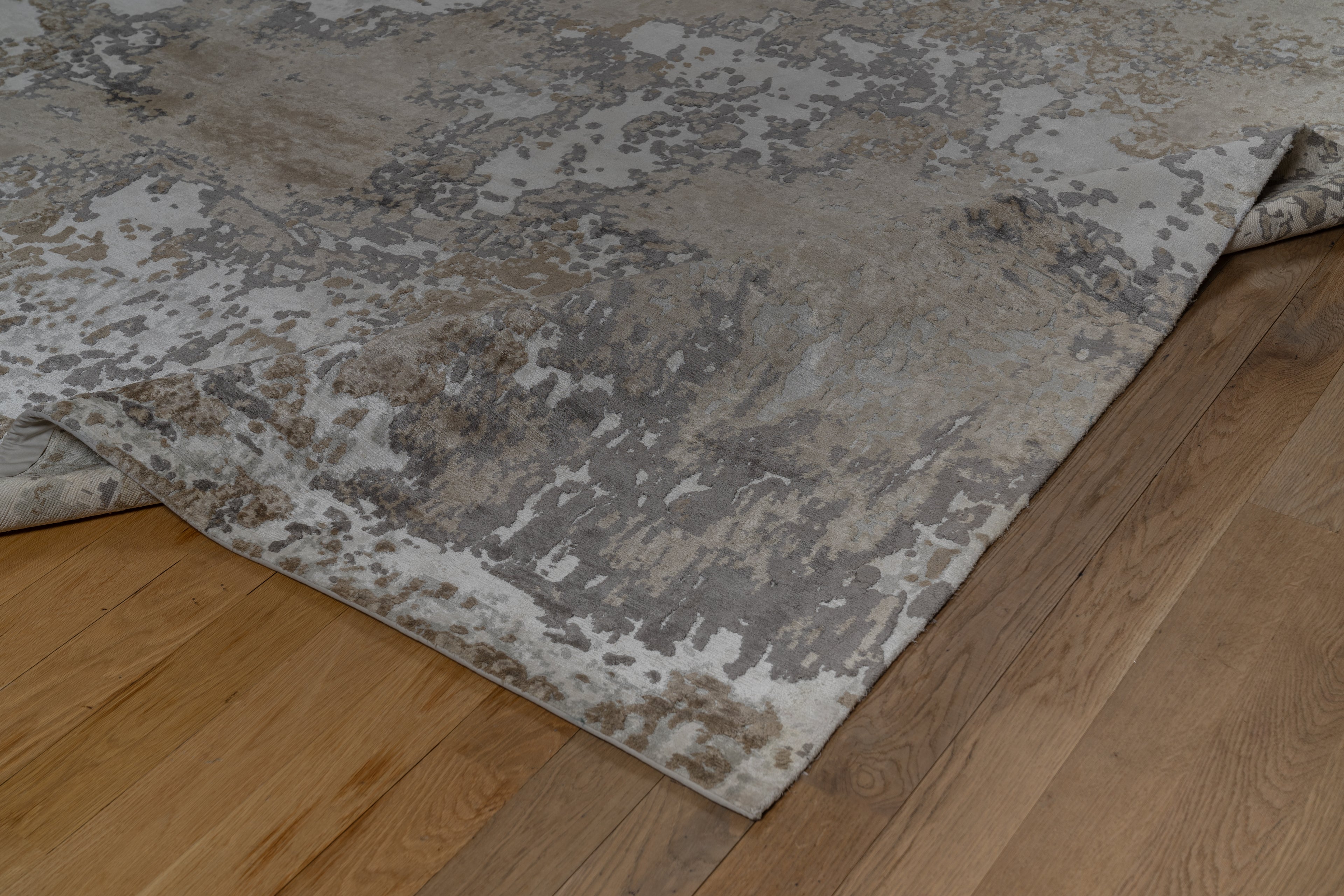 20036 Fine Hand Knotted Nepal Rug