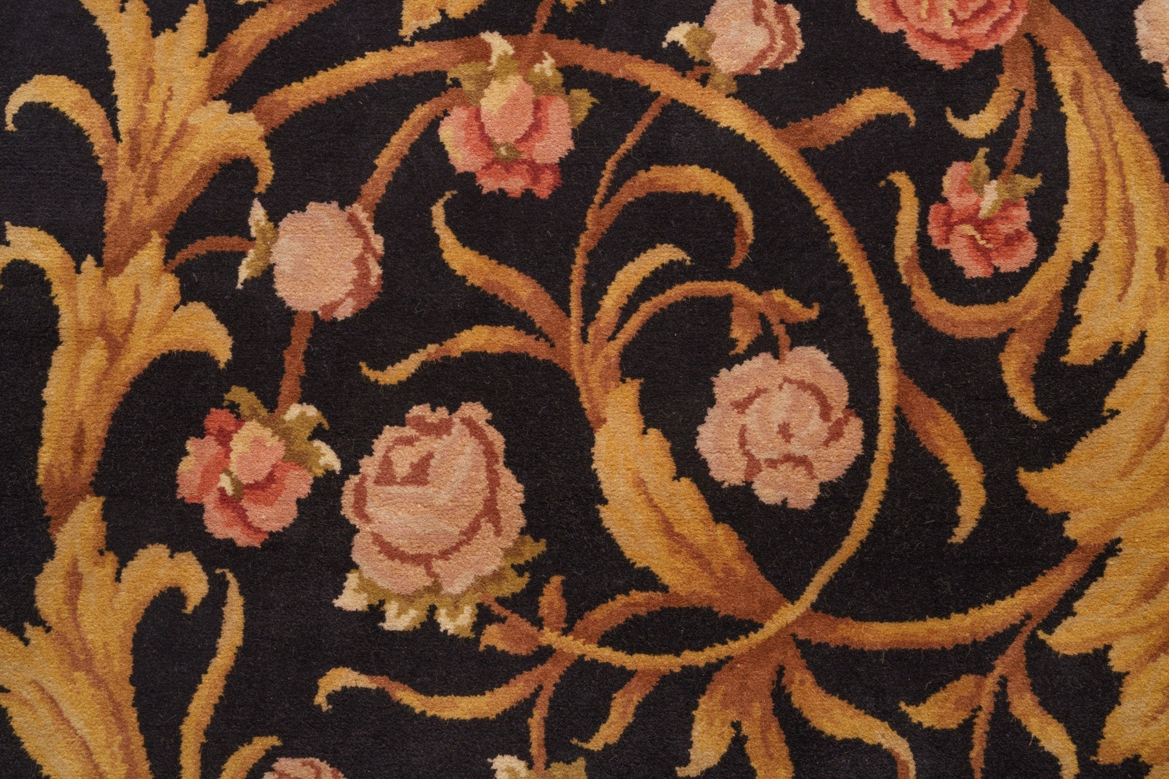 40085 Hand Knotted European Rug