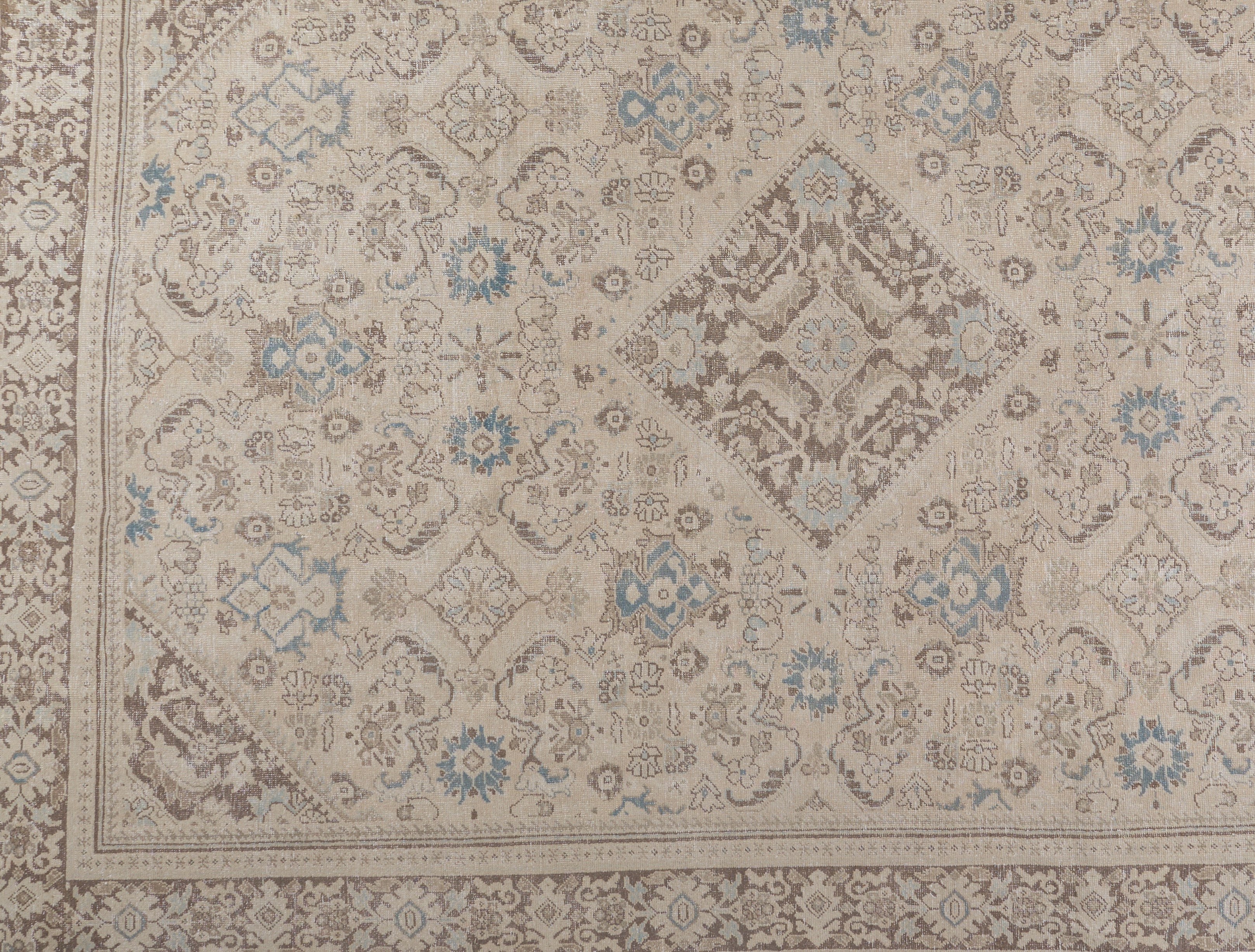 90079 Antique Persian Mahal Circa 1940