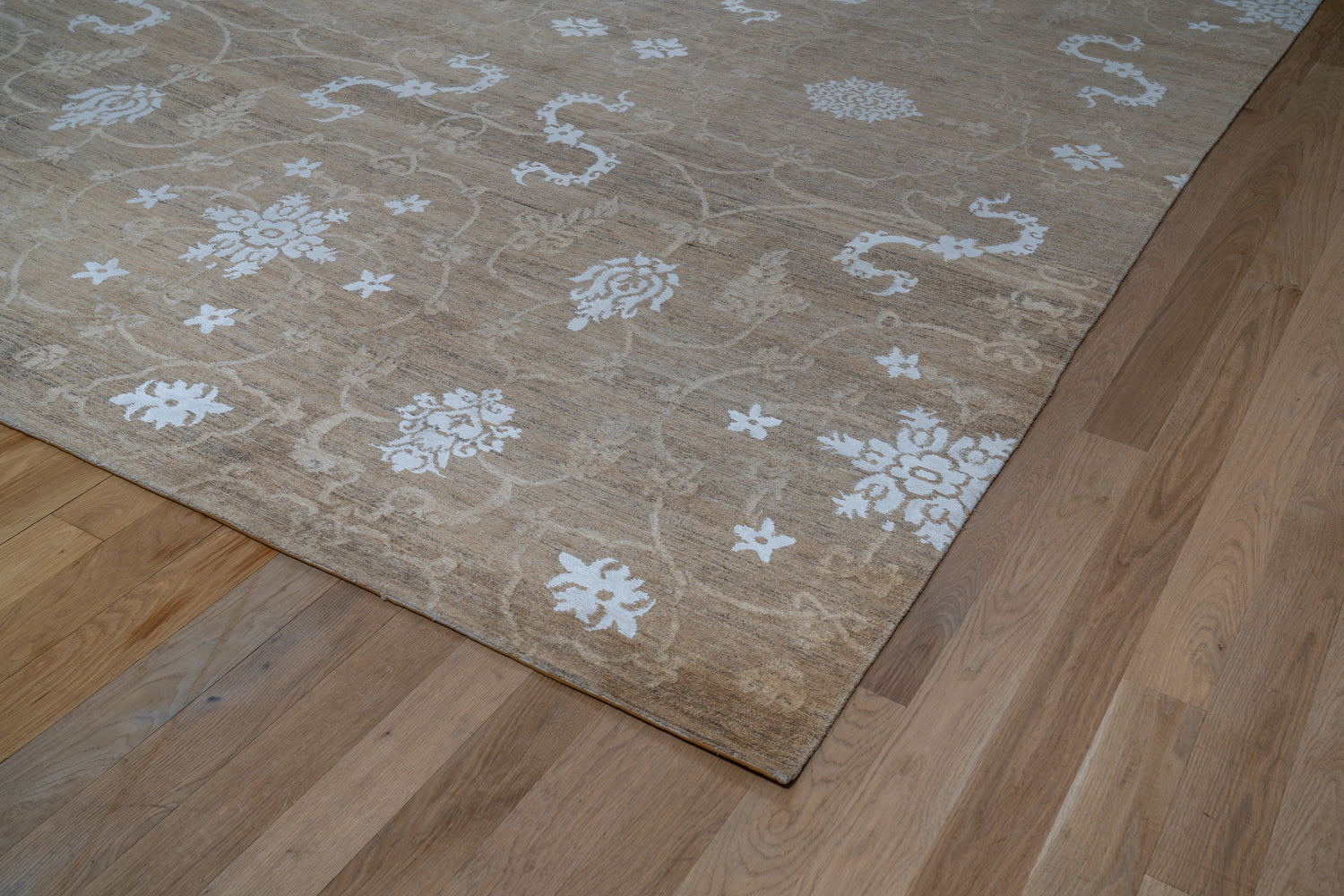 200010 Fine Hand Knotted Nepal Rug