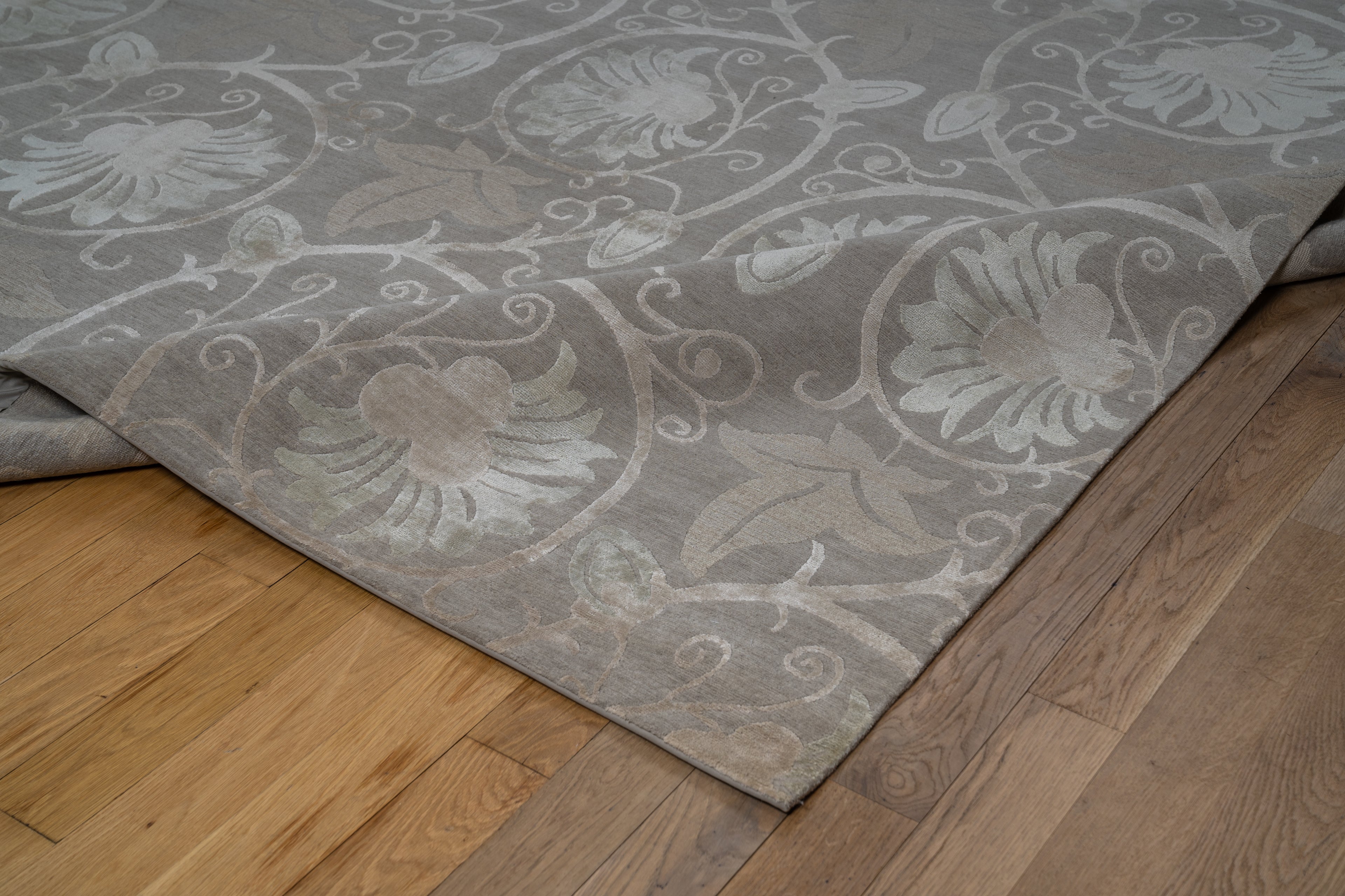 20031 Fine Hand Knotted Nepal Rug