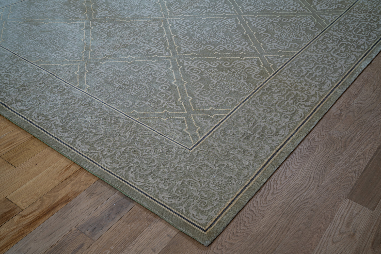 20039 Fine Hand Knotted Nepal Rug