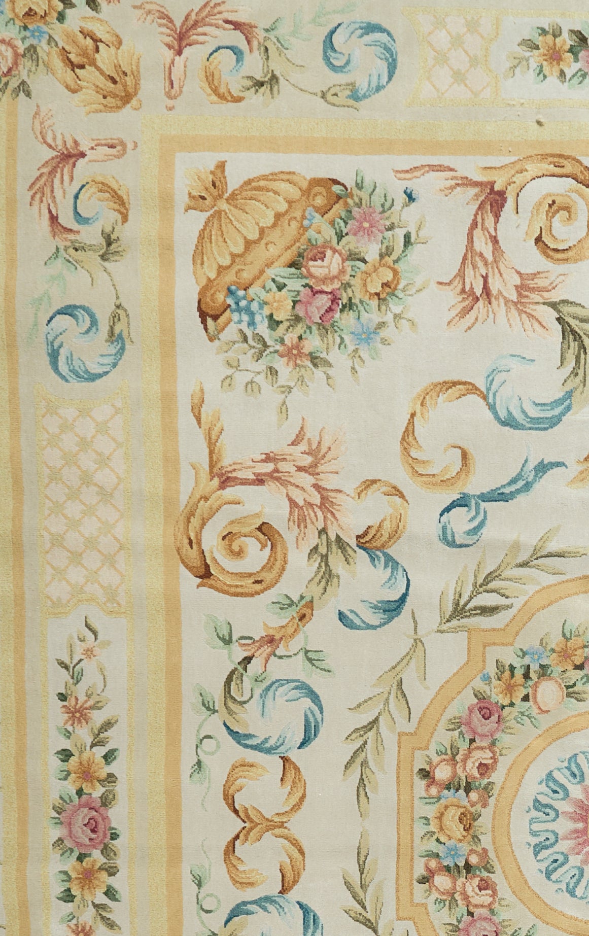 Hand Knotted Savonnerie Carpet - 8000