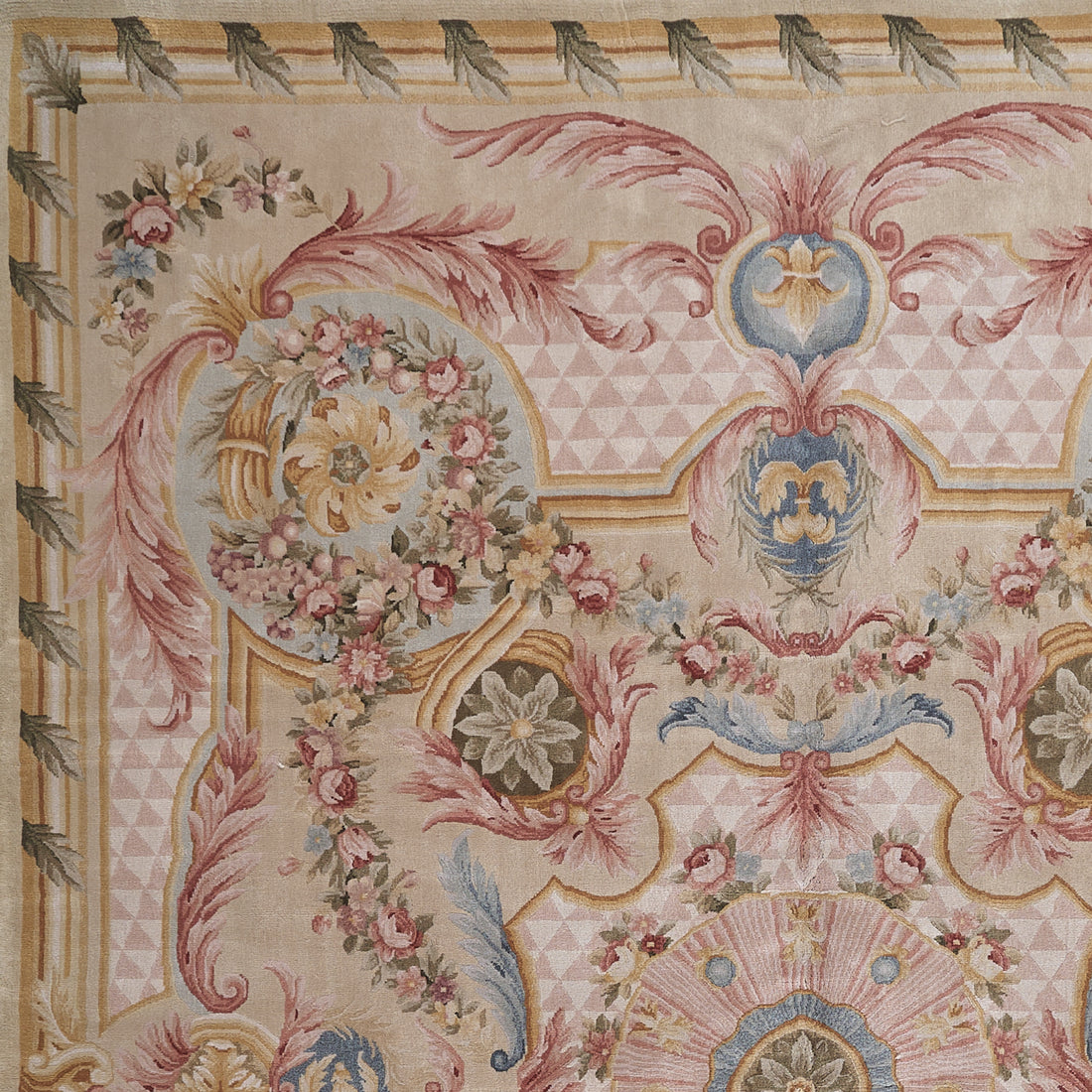 Hand Knotted Savonnerie Carpet 8009