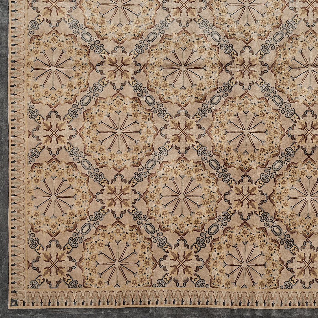 Hand Knotted Savonnerie Carpet 8082