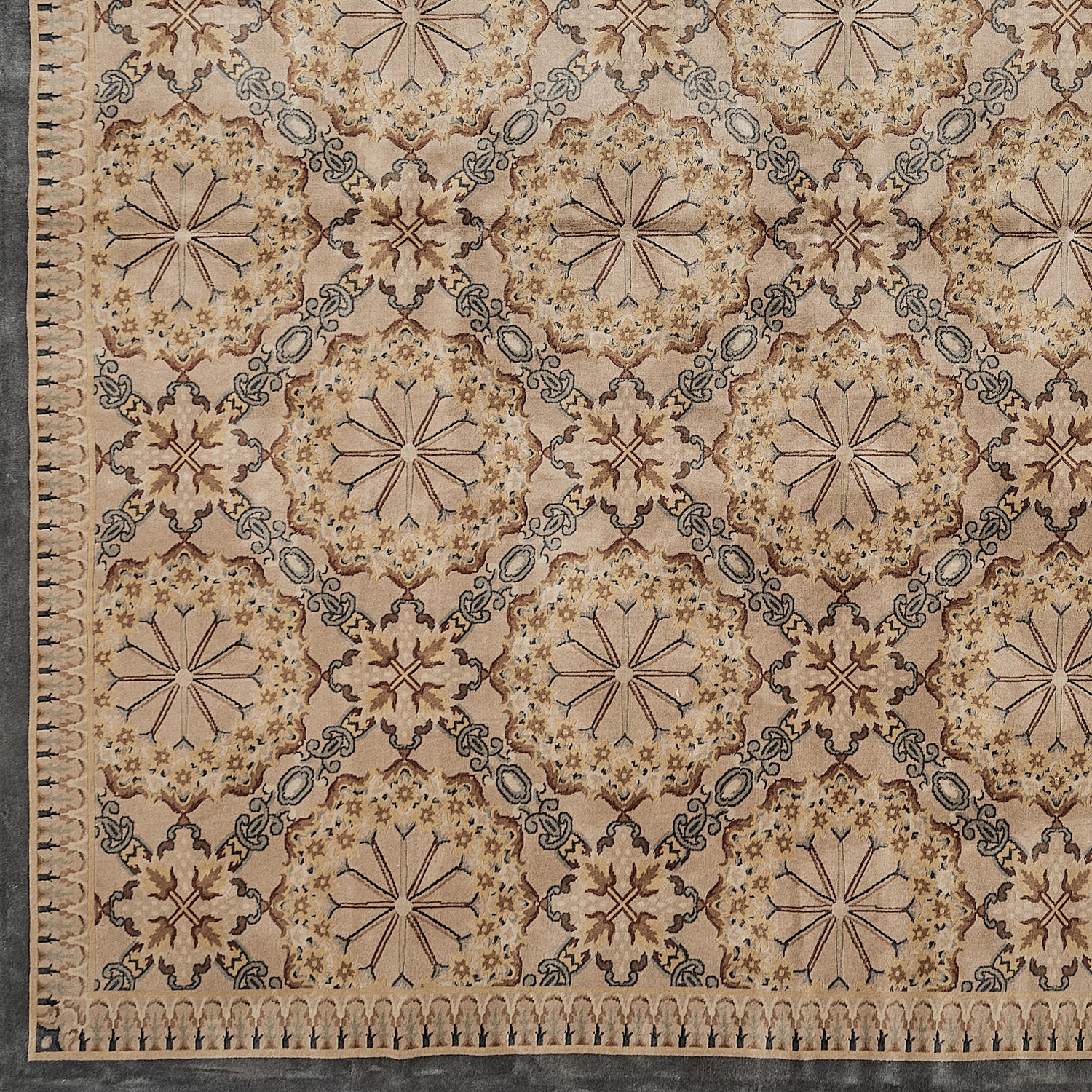 Hand Knotted Savonnerie Carpet 8082