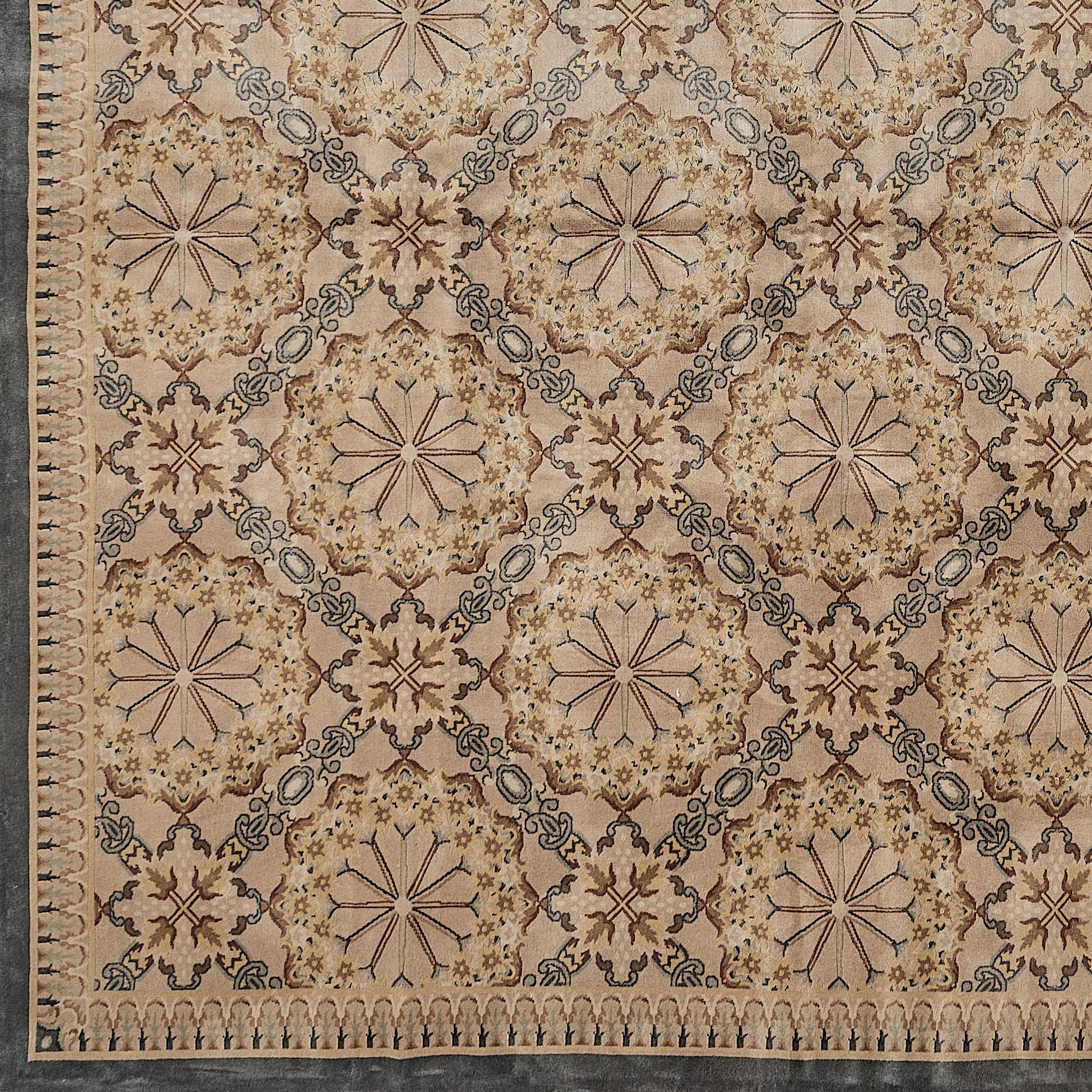 Hand Knotted Savonnerie Carpet 8082
